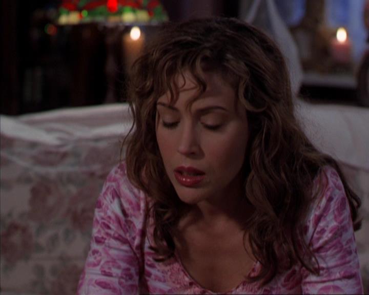 Charmed-Online-dot-316DeathTakesAHalliwell0980.jpg