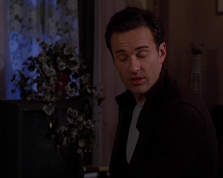 Charmed-Online-dot-316DeathTakesAHalliwell0990.jpg