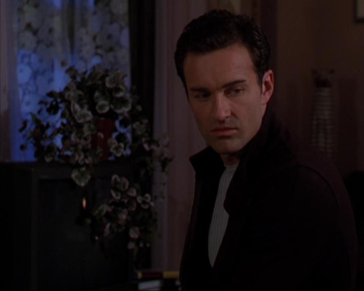 Charmed-Online-dot-316DeathTakesAHalliwell0998.jpg