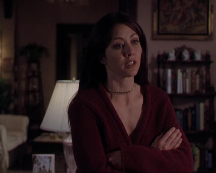 Charmed-Online-dot-316DeathTakesAHalliwell1008.jpg