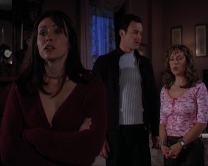Charmed-Online-dot-316DeathTakesAHalliwell1019.jpg