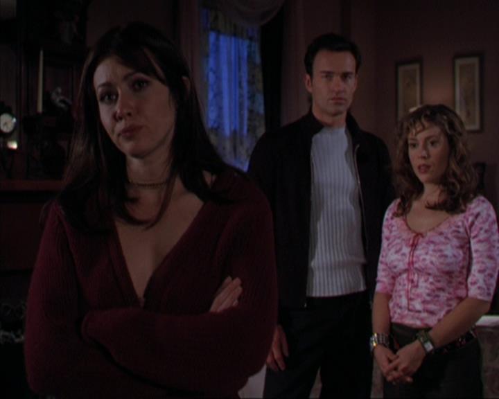 Charmed-Online-dot-316DeathTakesAHalliwell1032.jpg