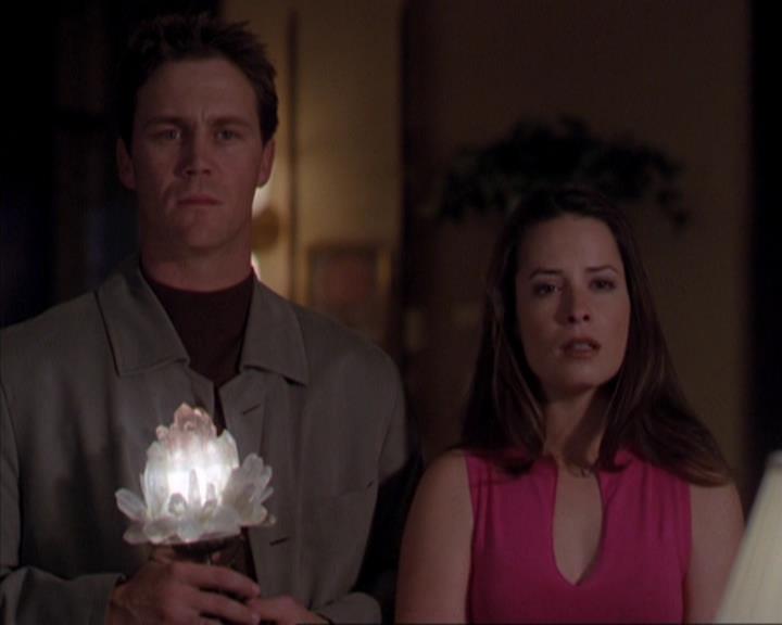 Charmed-Online-dot-316DeathTakesAHalliwell1034.jpg