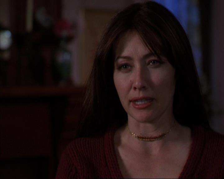 Charmed-Online-dot-316DeathTakesAHalliwell1038.jpg