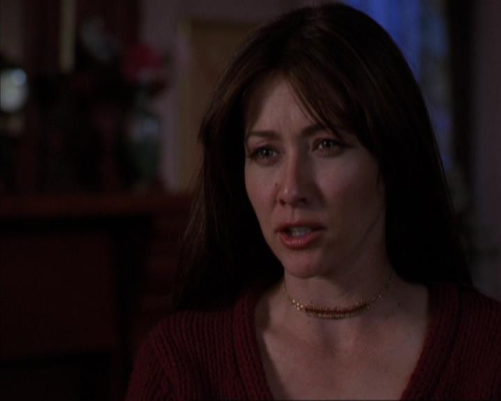 Charmed-Online-dot-316DeathTakesAHalliwell1039.jpg Charmed-Online-dot-316DeathTakesAHalliwell1039.jpg