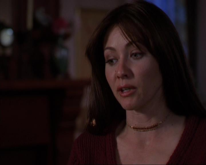 Charmed-Online-dot-316DeathTakesAHalliwell1048.jpg