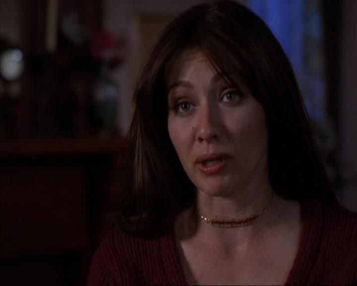 Charmed-Online-dot-316DeathTakesAHalliwell1049.jpg Charmed-Online-dot-316DeathTakesAHalliwell1049.jpg