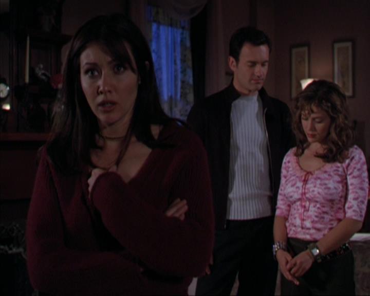 Charmed-Online-dot-316DeathTakesAHalliwell1054.jpg
