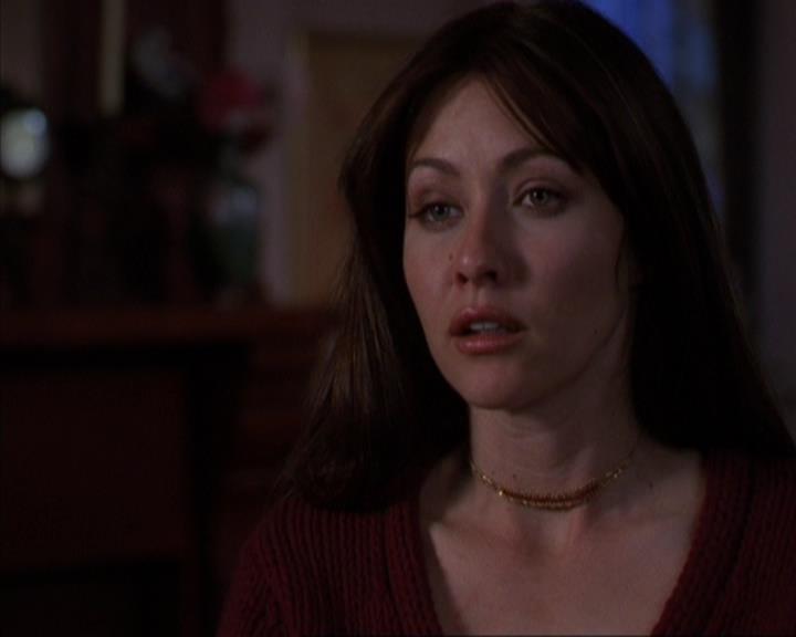 Charmed-Online-dot-316DeathTakesAHalliwell1065.jpg