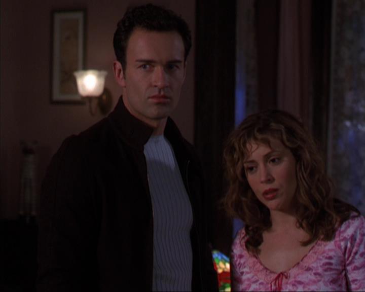 Charmed-Online-dot-316DeathTakesAHalliwell1073.jpg Charmed-Online-dot-316DeathTakesAHalliwell1073.jpg