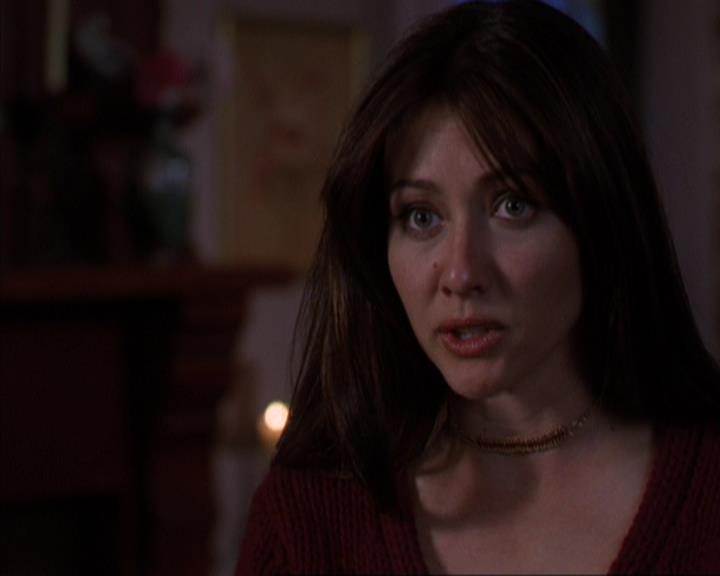 Charmed-Online-dot-316DeathTakesAHalliwell1089.jpg Charmed-Online-dot-316DeathTakesAHalliwell1089.jpg