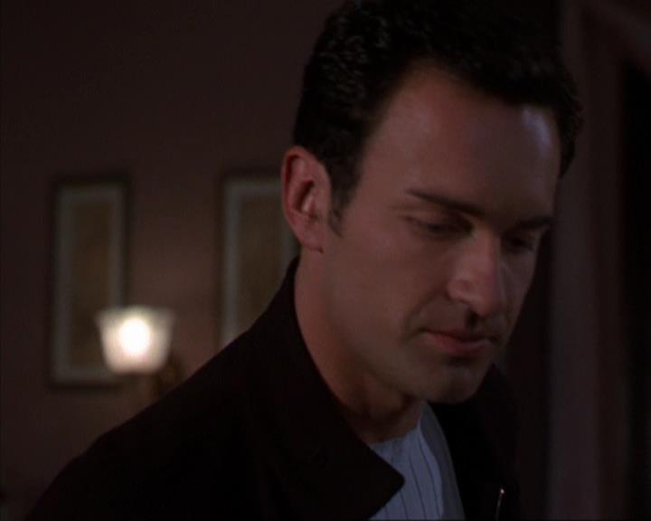 Charmed-Online-dot-316DeathTakesAHalliwell1098.jpg Charmed-Online-dot-316DeathTakesAHalliwell1098.jpg