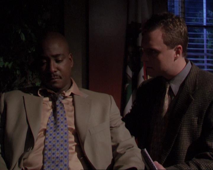 Charmed-Online-dot-316DeathTakesAHalliwell1126.jpg Charmed-Online-dot-316DeathTakesAHalliwell1126.jpg