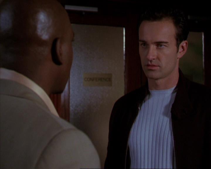 Charmed-Online-dot-316DeathTakesAHalliwell1147.jpg Charmed-Online-dot-316DeathTakesAHalliwell1147.jpg