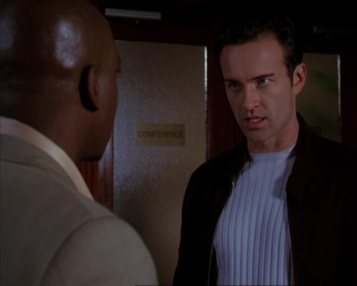 Charmed-Online-dot-316DeathTakesAHalliwell1149.jpg Charmed-Online-dot-316DeathTakesAHalliwell1149.jpg