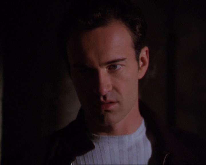 Charmed-Online-dot-316DeathTakesAHalliwell1194.jpg Charmed-Online-dot-316DeathTakesAHalliwell1194.jpg