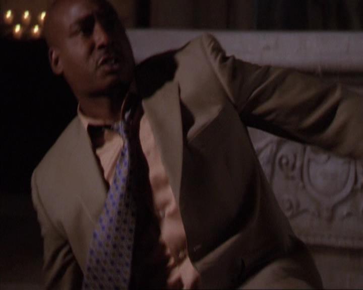 Charmed-Online-dot-316DeathTakesAHalliwell1195.jpg Charmed-Online-dot-316DeathTakesAHalliwell1195.jpg