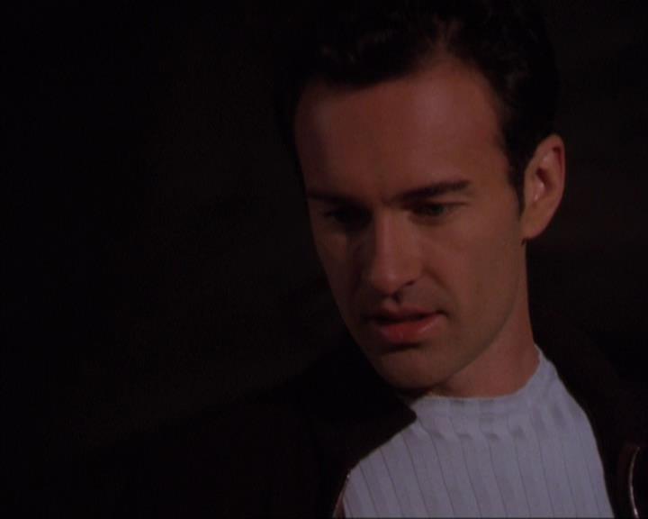 Charmed-Online-dot-316DeathTakesAHalliwell1213.jpg Charmed-Online-dot-316DeathTakesAHalliwell1213.jpg