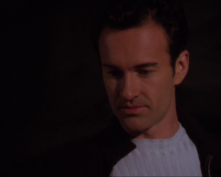 Charmed-Online-dot-316DeathTakesAHalliwell1216.jpg Charmed-Online-dot-316DeathTakesAHalliwell1216.jpg