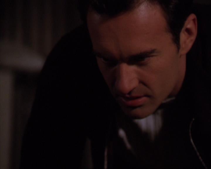 Charmed-Online-dot-316DeathTakesAHalliwell1225.jpg Charmed-Online-dot-316DeathTakesAHalliwell1225.jpg