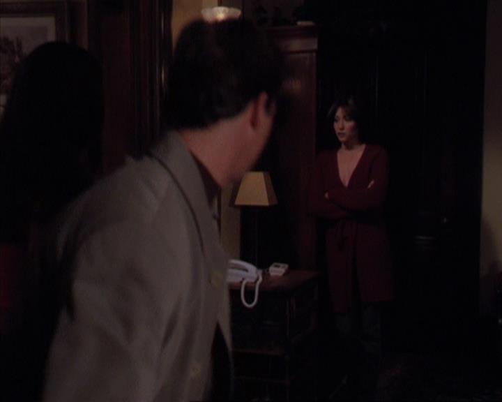 Charmed-Online-dot-316DeathTakesAHalliwell1234.jpg Charmed-Online-dot-316DeathTakesAHalliwell1234.jpg