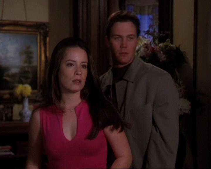 Charmed-Online-dot-316DeathTakesAHalliwell1235.jpg Charmed-Online-dot-316DeathTakesAHalliwell1235.jpg