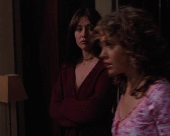 Charmed-Online-dot-316DeathTakesAHalliwell1259.jpg