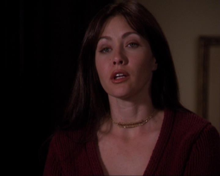 Charmed-Online-dot-316DeathTakesAHalliwell1265.jpg
