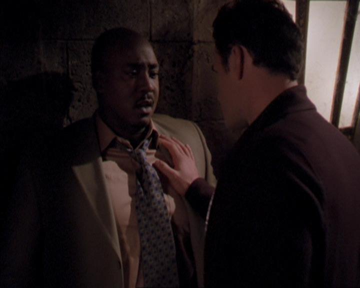 Charmed-Online-dot-316DeathTakesAHalliwell1279.jpg Charmed-Online-dot-316DeathTakesAHalliwell1279.jpg