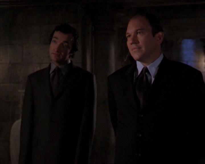 Charmed-Online-dot-316DeathTakesAHalliwell1295.jpg Charmed-Online-dot-316DeathTakesAHalliwell1295.jpg