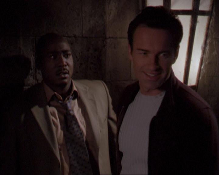 Charmed-Online-dot-316DeathTakesAHalliwell1297.jpg Charmed-Online-dot-316DeathTakesAHalliwell1297.jpg