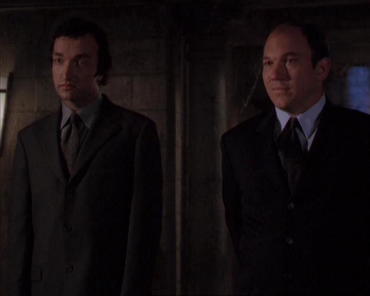 Charmed-Online-dot-316DeathTakesAHalliwell1307.jpg Charmed-Online-dot-316DeathTakesAHalliwell1307.jpg