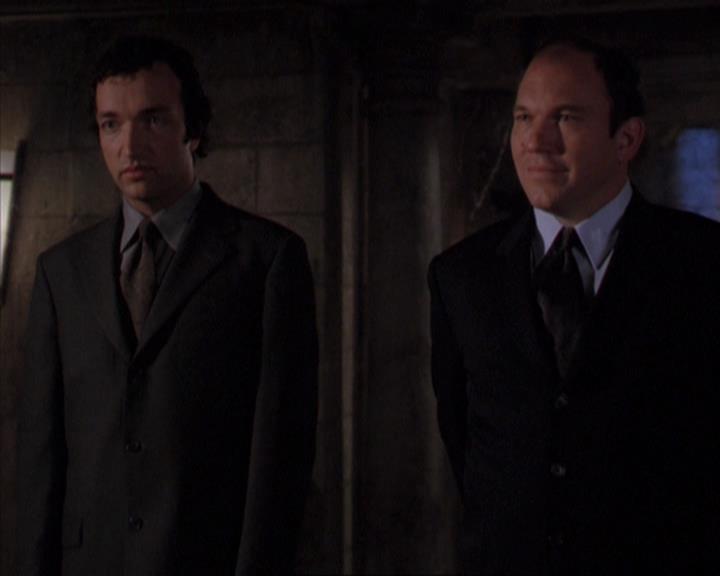 Charmed-Online-dot-316DeathTakesAHalliwell1322.jpg Charmed-Online-dot-316DeathTakesAHalliwell1322.jpg