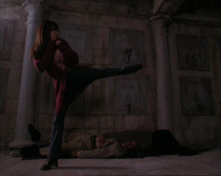 Charmed-Online-dot-316DeathTakesAHalliwell1389.jpg Charmed-Online-dot-316DeathTakesAHalliwell1389.jpg