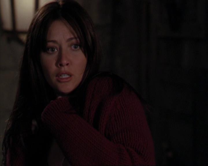 Charmed-Online-dot-316DeathTakesAHalliwell1390.jpg Charmed-Online-dot-316DeathTakesAHalliwell1390.jpg