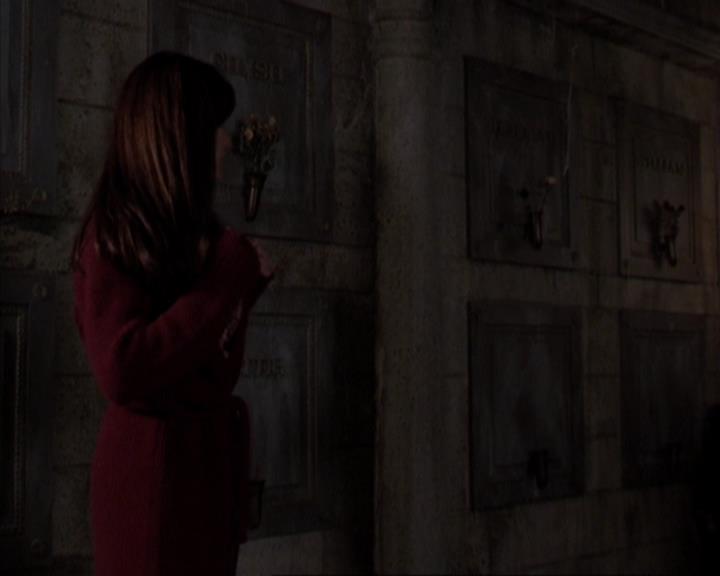 Charmed-Online-dot-316DeathTakesAHalliwell1394.jpg Charmed-Online-dot-316DeathTakesAHalliwell1394.jpg