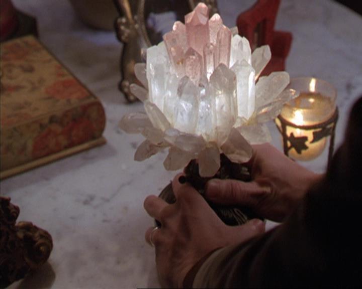 Charmed-Online-dot-316DeathTakesAHalliwell1406.jpg Charmed-Online-dot-316DeathTakesAHalliwell1406.jpg