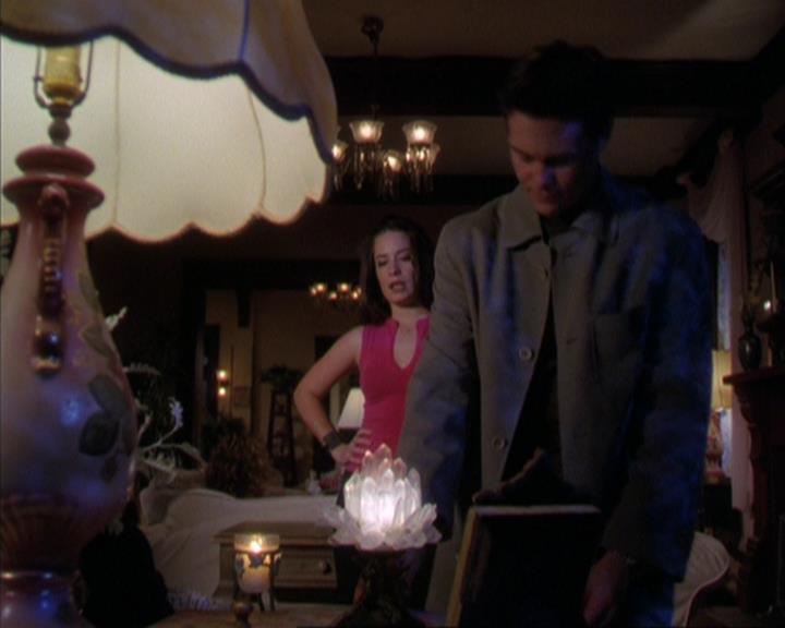 Charmed-Online-dot-316DeathTakesAHalliwell1409.jpg Charmed-Online-dot-316DeathTakesAHalliwell1409.jpg