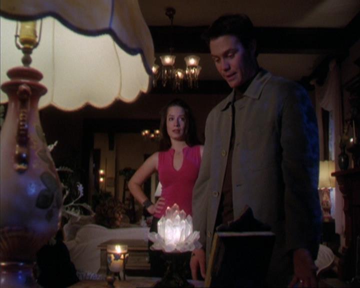 Charmed-Online-dot-316DeathTakesAHalliwell1414.jpg Charmed-Online-dot-316DeathTakesAHalliwell1414.jpg