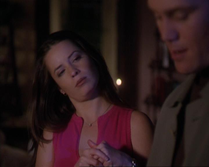 Charmed-Online-dot-316DeathTakesAHalliwell1425.jpg