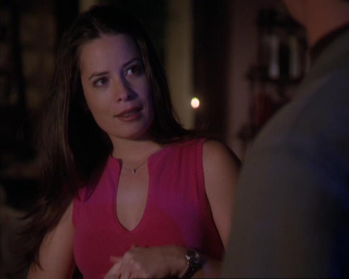 Charmed-Online-dot-316DeathTakesAHalliwell1429.jpg