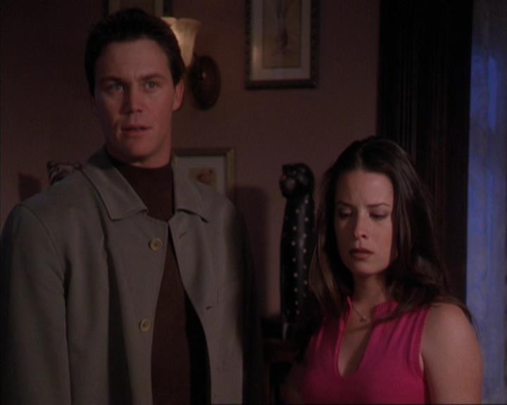 Charmed-Online-dot-316DeathTakesAHalliwell1452.jpg Charmed-Online-dot-316DeathTakesAHalliwell1452.jpg