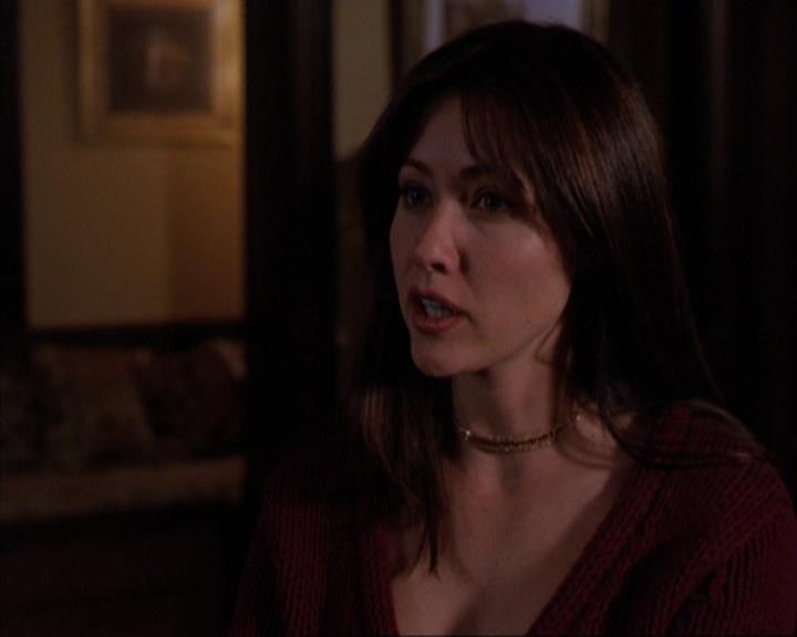 Charmed-Online-dot-316DeathTakesAHalliwell1461.jpg Charmed-Online-dot-316DeathTakesAHalliwell1461.jpg