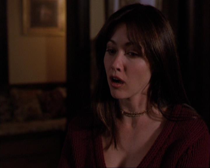 Charmed-Online-dot-316DeathTakesAHalliwell1462.jpg Charmed-Online-dot-316DeathTakesAHalliwell1462.jpg