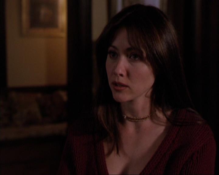 Charmed-Online-dot-316DeathTakesAHalliwell1463.jpg Charmed-Online-dot-316DeathTakesAHalliwell1463.jpg