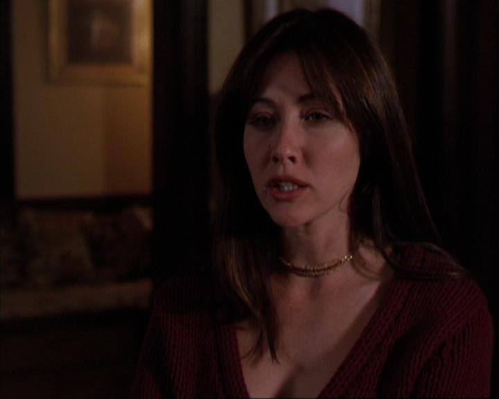 Charmed-Online-dot-316DeathTakesAHalliwell1467.jpg Charmed-Online-dot-316DeathTakesAHalliwell1467.jpg