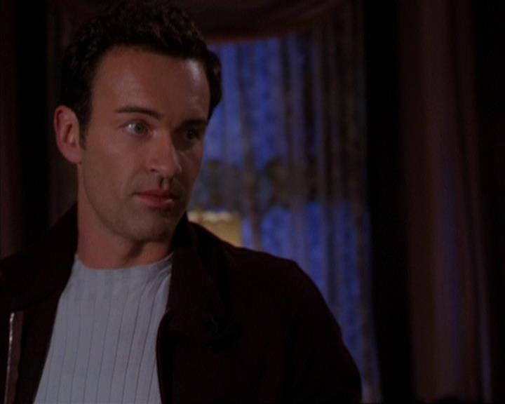 Charmed-Online-dot-316DeathTakesAHalliwell1469.jpg Charmed-Online-dot-316DeathTakesAHalliwell1469.jpg