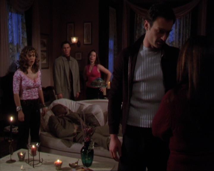 Charmed-Online-dot-316DeathTakesAHalliwell1472.jpg Charmed-Online-dot-316DeathTakesAHalliwell1472.jpg