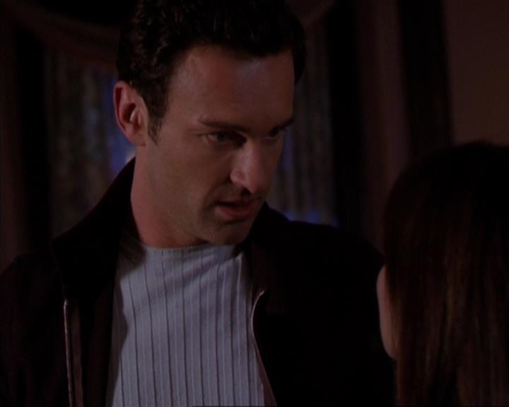 Charmed-Online-dot-316DeathTakesAHalliwell1473.jpg Charmed-Online-dot-316DeathTakesAHalliwell1473.jpg