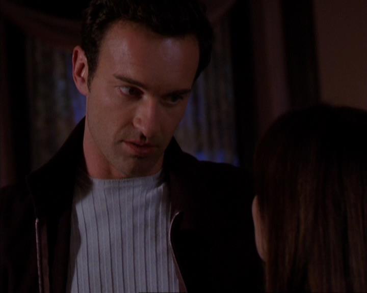 Charmed-Online-dot-316DeathTakesAHalliwell1474.jpg Charmed-Online-dot-316DeathTakesAHalliwell1474.jpg